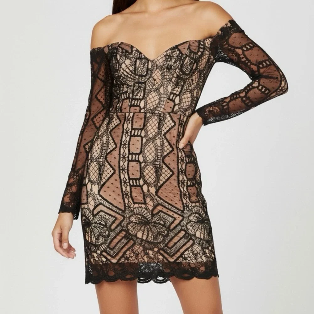 Bardot Zendaya Mini Lace Dress in Black Sz. Medium NWT